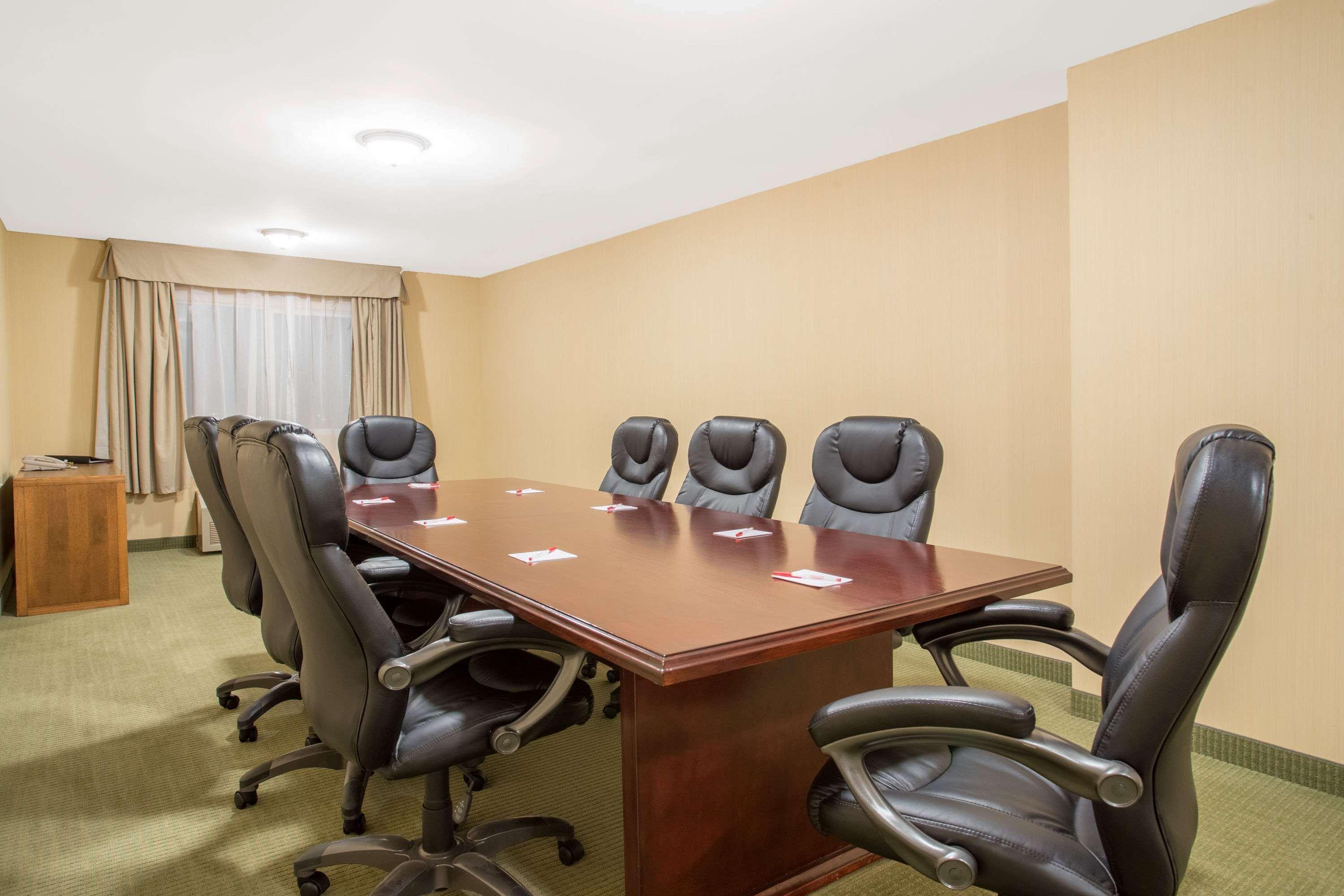 Ramada By Wyndham Williams Lake Luaran gambar